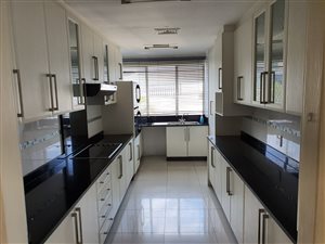 3 Bed Apartment in Essenwood