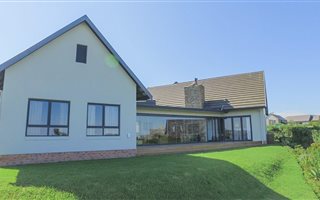 3 Bedroom House in Cotswold Downs Estate