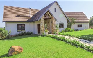 3 Bedroom House in Cotswold Downs Estate