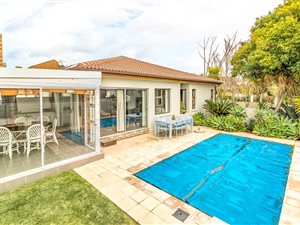 3 Bed House in Protea Valley