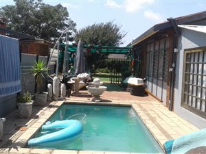 5 Bed House in Claremont