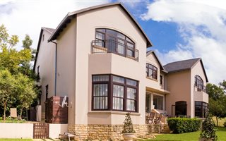 4 Bedroom House in Cotswold Downs Estate