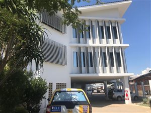 680 m² Office Space in Irene