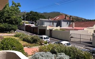 2 Bedroom Apartment in Tamboerskloof