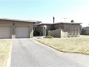 3 Bed House in Riamarpark