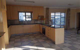 3 Bedroom Garden Cottage in Witfield
