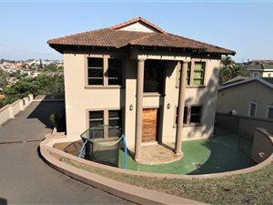 4 Bed House in Burlington Heights