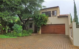 4 Bedroom Cluster in Waterkloof Golf Estate