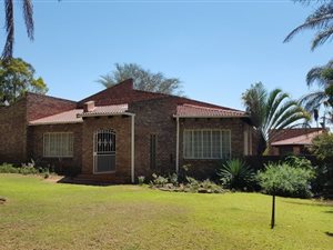 1.6 ha Farm in Kameeldrift West