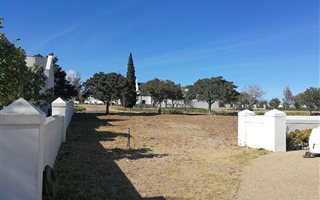 619 m² Land available in Croydon