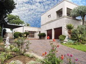 4 Bed House in Hurlingham Manor