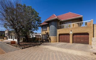 7 Bedroom House in Lenasia