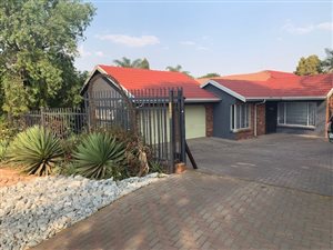 300 m² Retail Space in Moreleta Park