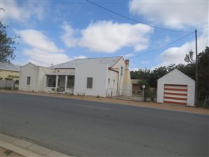 4 Bedroom House in Vanrhynsdorp