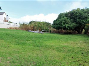 675 m² Land available in Mossel Bay Golf Estate