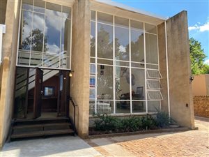 5 Bed House in Lynnwood Park