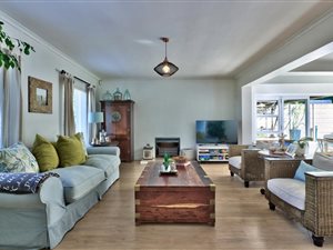 4 Bed House in Tokai