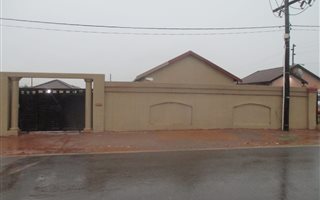 2 Bedroom House in Bram Fisherville