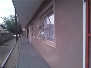 2 Bed Apartment in Vanderbijlpark CE2