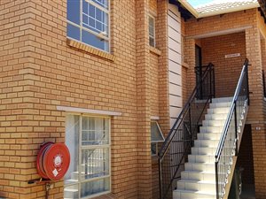 2 Bed Townhouse in Hazeldean (Silverlakes Surroundings)