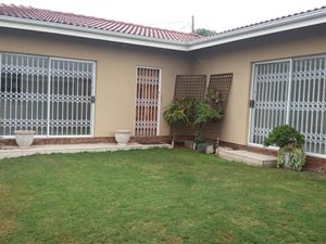 1 Bed Garden Cottage in Bluff