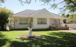 6 Bedroom House in Baysville