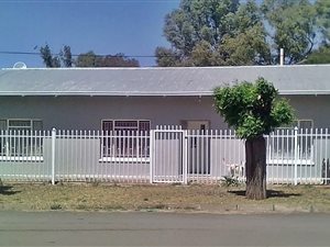 4 Bed House in Dewetsdorp