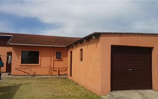 3 Bedroom House in Kwadwesi