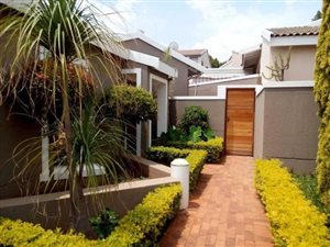 3 Bed House in Sterrewag
