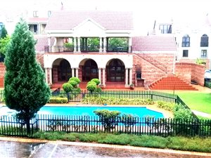 2 Bed Townhouse in Epsom Downs