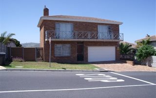 3 Bedroom House in Protea Heights