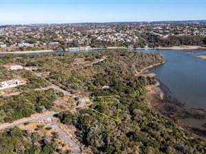 548 m² Land available in Beacon Bay