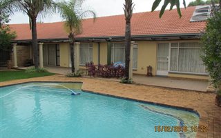 4 Bedroom House in Doringkruin