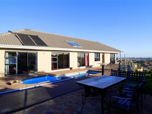 3 Bed House in Dennegeur
