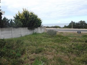 764 m² Land available in Pienaarstrand