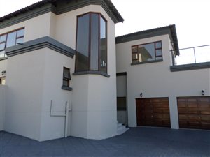 5 Bed House in Irene View Estate