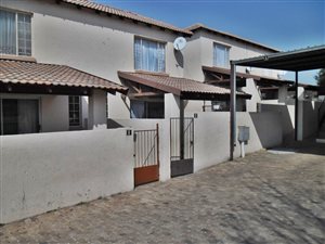 2 Bed Apartment in Witpoortjie