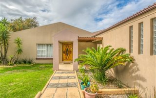3 Bedroom House in Charlo