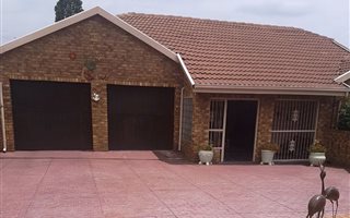 3 Bedroom House in Naturena