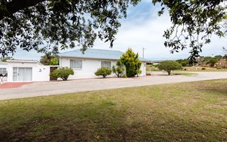 5 Bedroom House in De Bakke