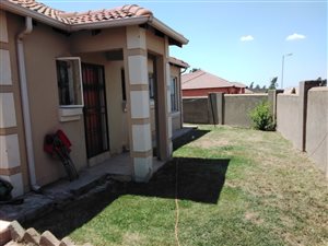 3 Bed House in Olievenhoutbosch