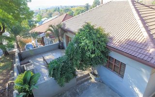 4 Bedroom House in Kensington