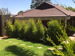 252 m² Commercial space in Faerie Glen