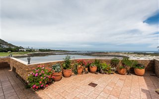 5 Bedroom House in Kommetjie