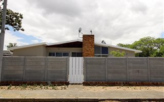 4 Bedroom House in Blommendal