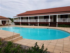 2 Bed Apartment in Keurboomstrand