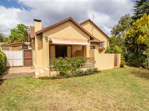 3 Bed House in Fontainebleau