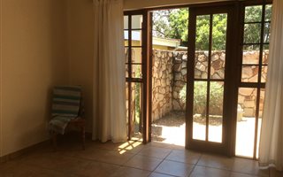 1 Bedroom Garden Cottage in Greenside East