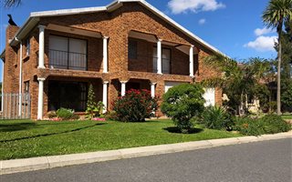 5 Bedroom House in Kleinbron Estate
