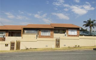 2 Bedroom Townhouse in Oakdene